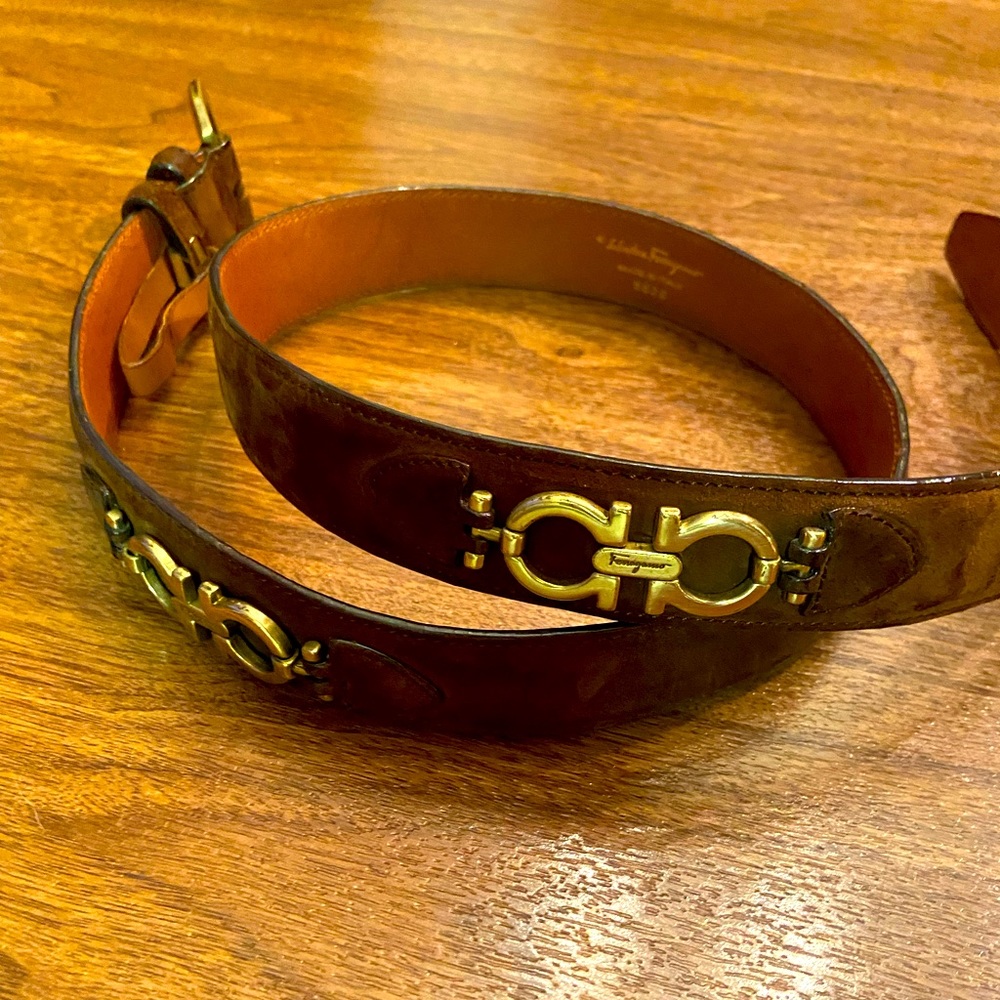 Salvatore Ferragamo double Gancini brown suede belt